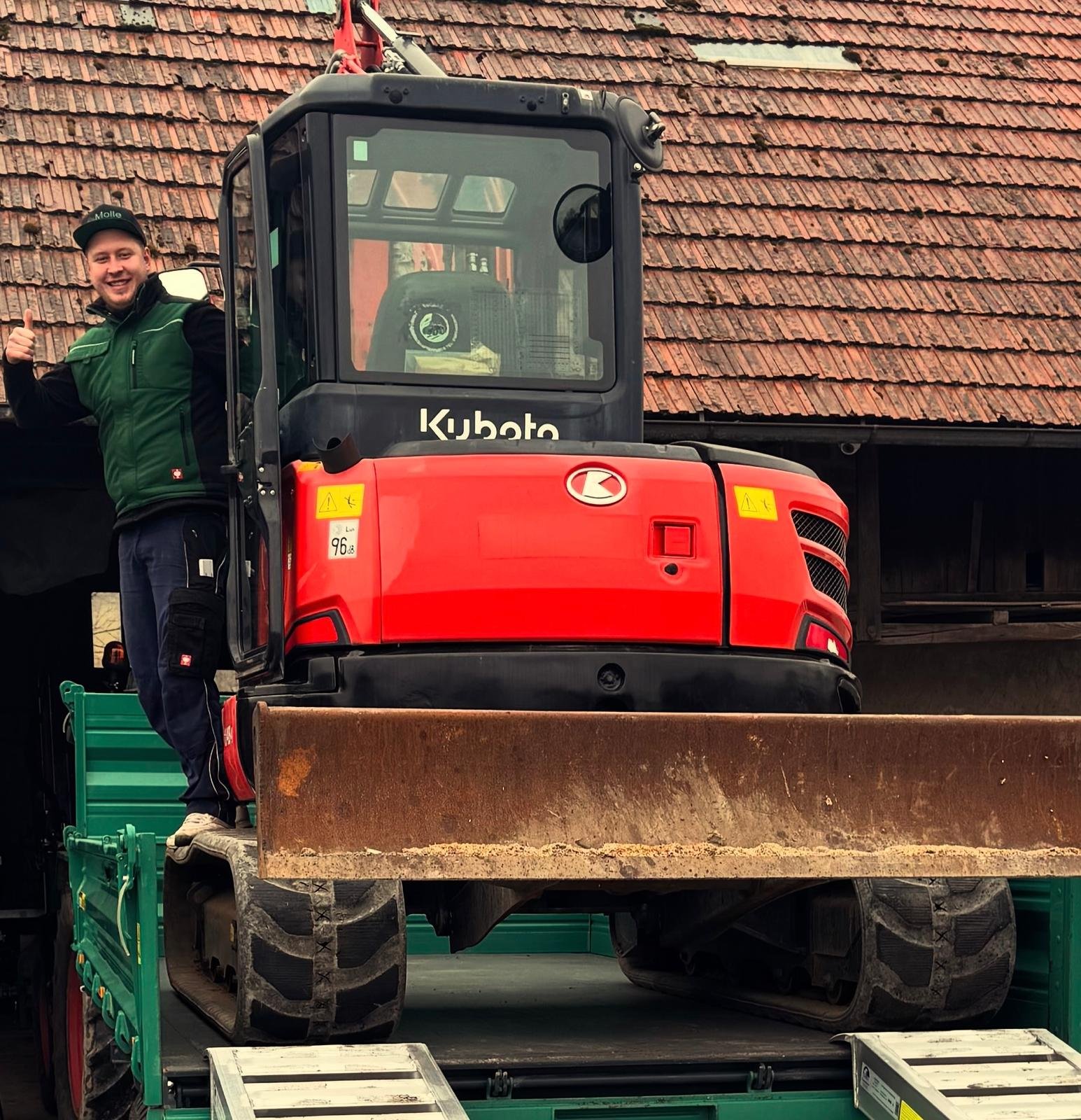 marvin-molle-traktor-galabau Marvin Molle auf dem Traktor – GalaBau Brackenheim